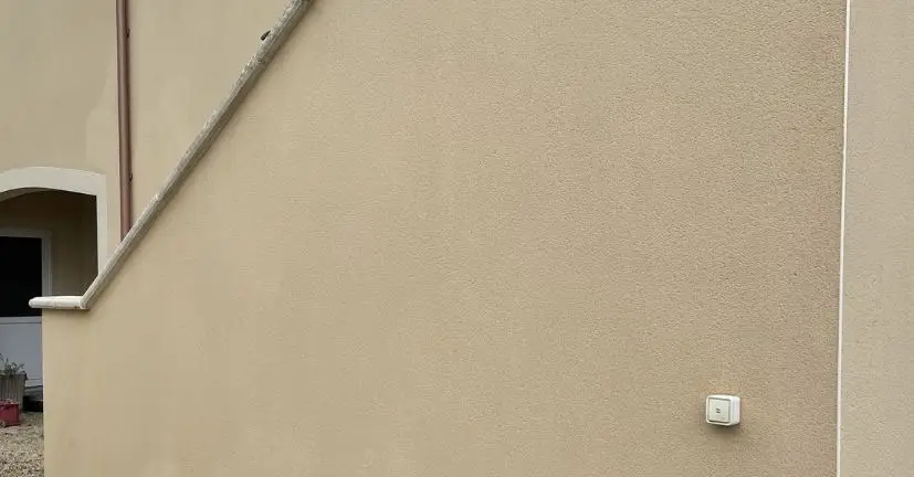 Après : mur de façade repeint